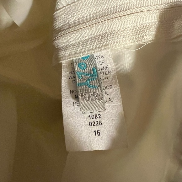 A cream colored long dress w/light beading/sequins. SZ 16 - Picture 4 of 4